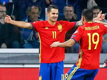 Vitolo celebrando un gol con la selección Vitolo celebrando un gol con la selección