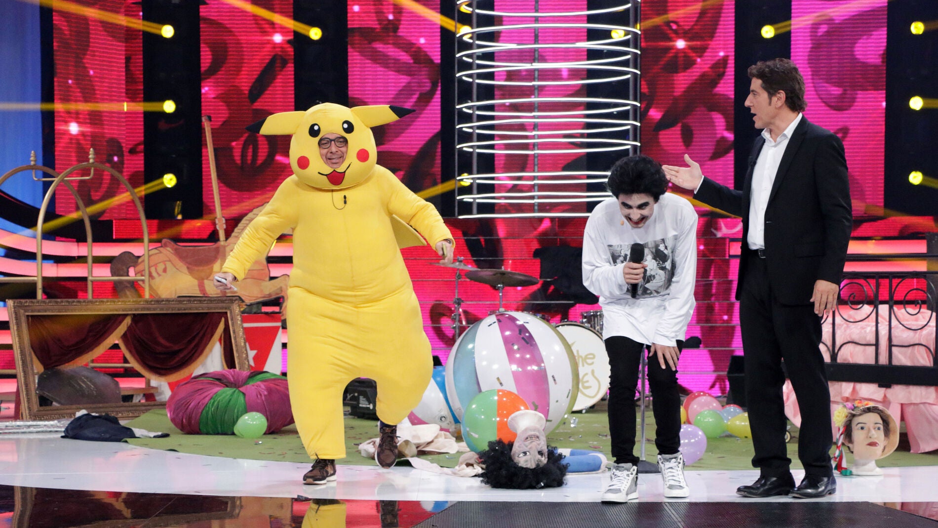 Un 'Pickachu salvaje' se cuela en el plat&oacute; de 'Tu cara me suena'