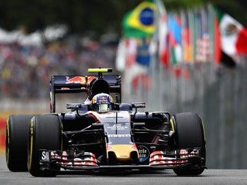 Carlos Sainz, durante la clasificación del GP de Brasil