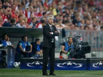 Carlo Ancelotti durante un partido de Champions