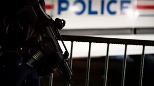 Imagen de archivo de un policía armado en Francia Policía armado en Francia