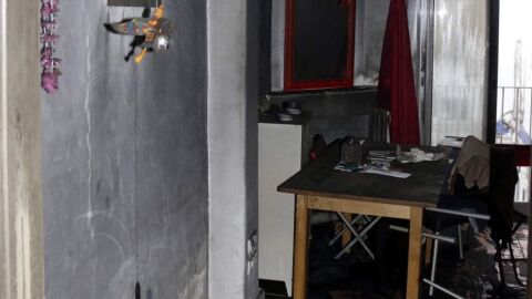 Aspecto de la casa tras el incendio por una vela