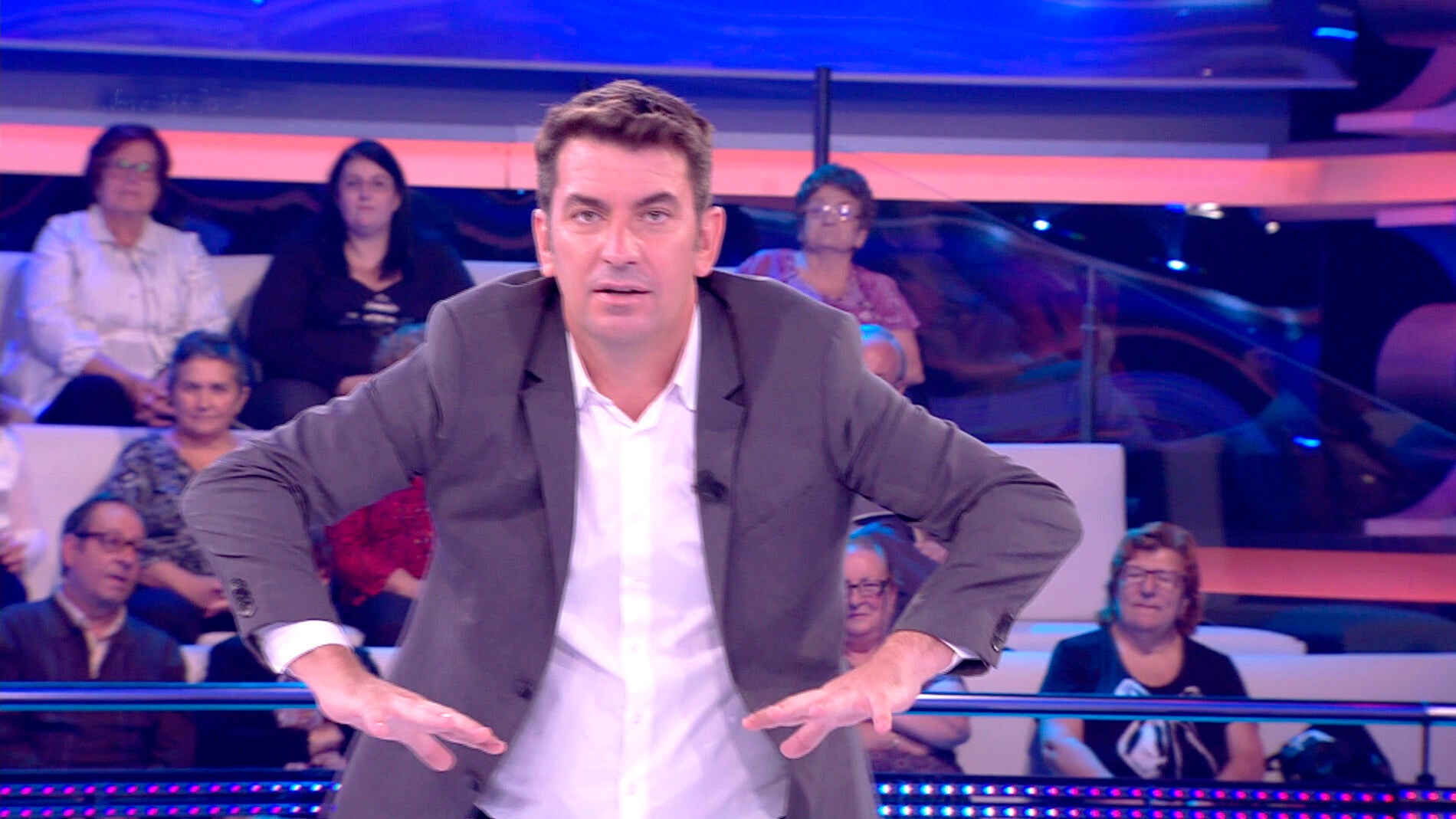 Arturo Valls se arranca con una imitaci&oacute;n perfecta de Antonio Ferreras