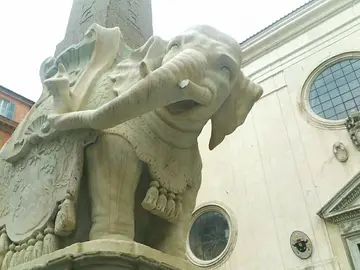 La estatua del Elefante de Bernini sin colmillo La estatua del Elefante de Bernini sin colmillo