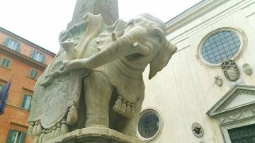 La estatua del Elefante de Bernini sin colmillo