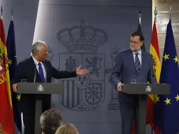 Mariano Rajoy saluda al primer ministro portugués, Antonio Costa Mariano Rajoy saluda al primer ministro portugués, Antonio Costa