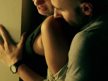 Lola se aferra al sexo para olvidar a Héctor Lola se aferra al sexo para olvidar a Héctor