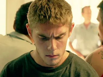 Fernando investiga el pasado de Cristina Fernando investiga el pasado de Cristina