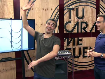 Canco Rodríguez nos cuenta una historia como 'Mr. Trololó' Canco Rodríguez nos cuenta una historia como 'Mr. Trololó'