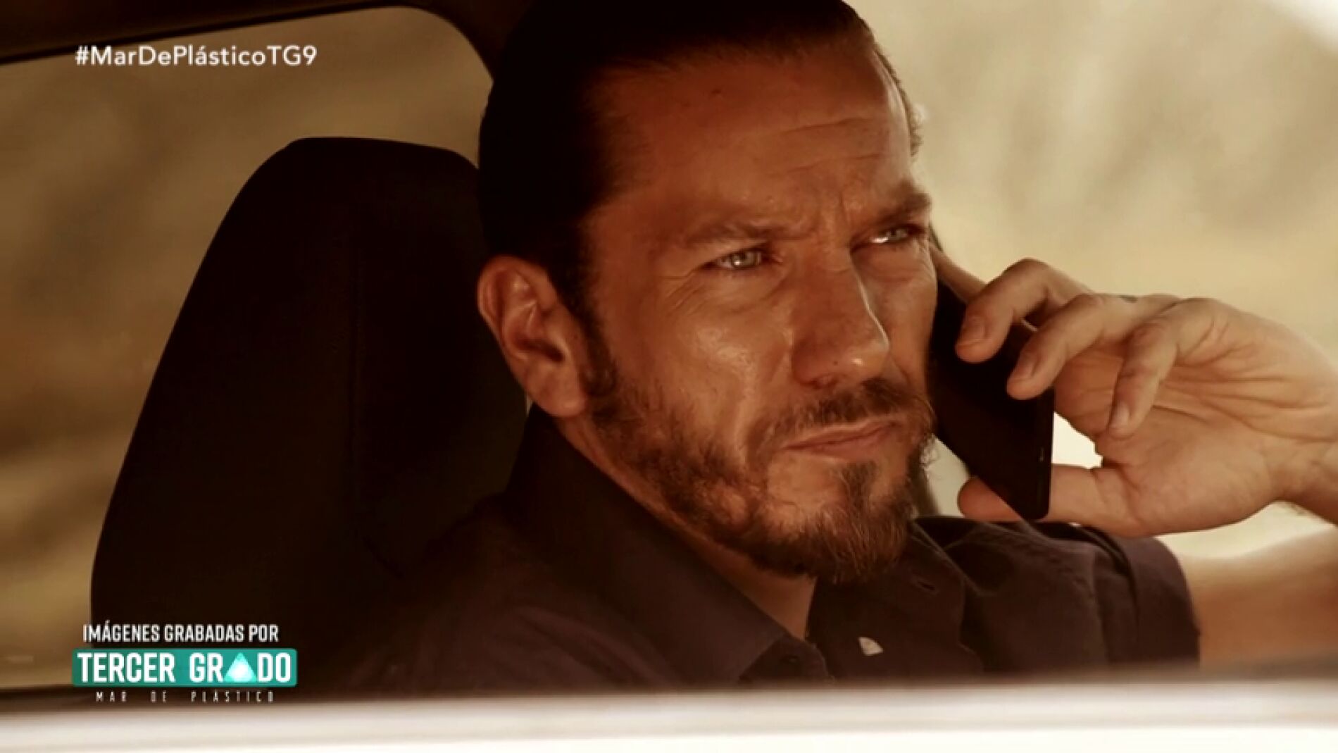 Frame 16.602439 de: A Vlad le cuentan algo que le pone demasiado nervioso