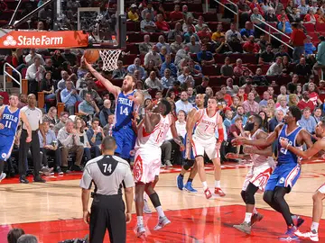 Sergio Rodríguez trata de anotar ante los Rockets Sergio Rodríguez trata de anotar ante los Rockets