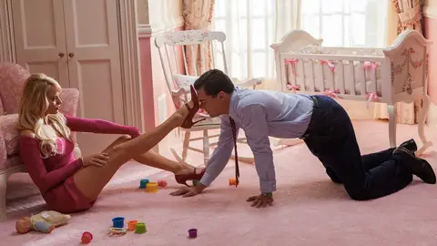 Margot Robbie y Leonardo DiCaprio en 'El Lobo de Wall Street' Margot Robbie y Leonardo DiCaprio en 'El Lobo de Wall Street'