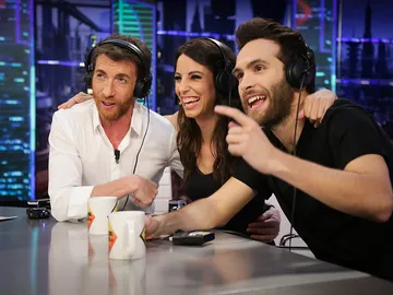 Almudena Cid y Ricardo Gómez se atreven con el 'idiotizador' Almudena Cid y Ricardo Gómez se atreven con el 'idiotizador'
