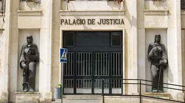 La Audiencia de Murcia levanta las medidas cautelares impuestas a 3 jóvenes acusados de agredir sexualmente a 3 hermanas