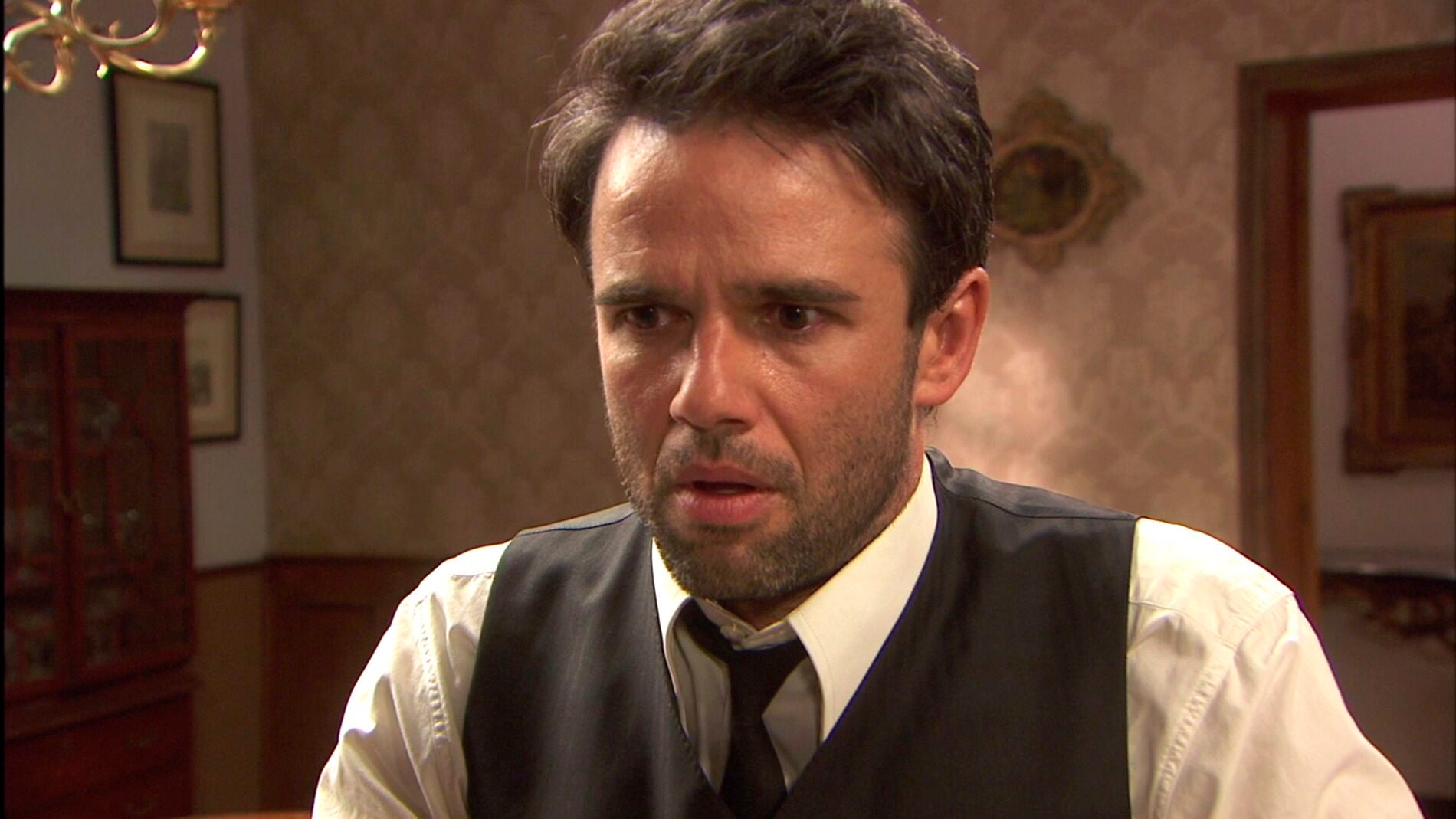 Han encontrado al asesino de Menc&iacute;a y... &iexcl;est&aacute; vivo!