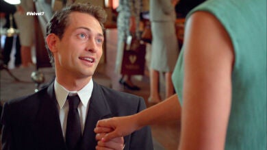 Carlos vuelve a pedirle matrimonio a Ana para casarse cuanto antes