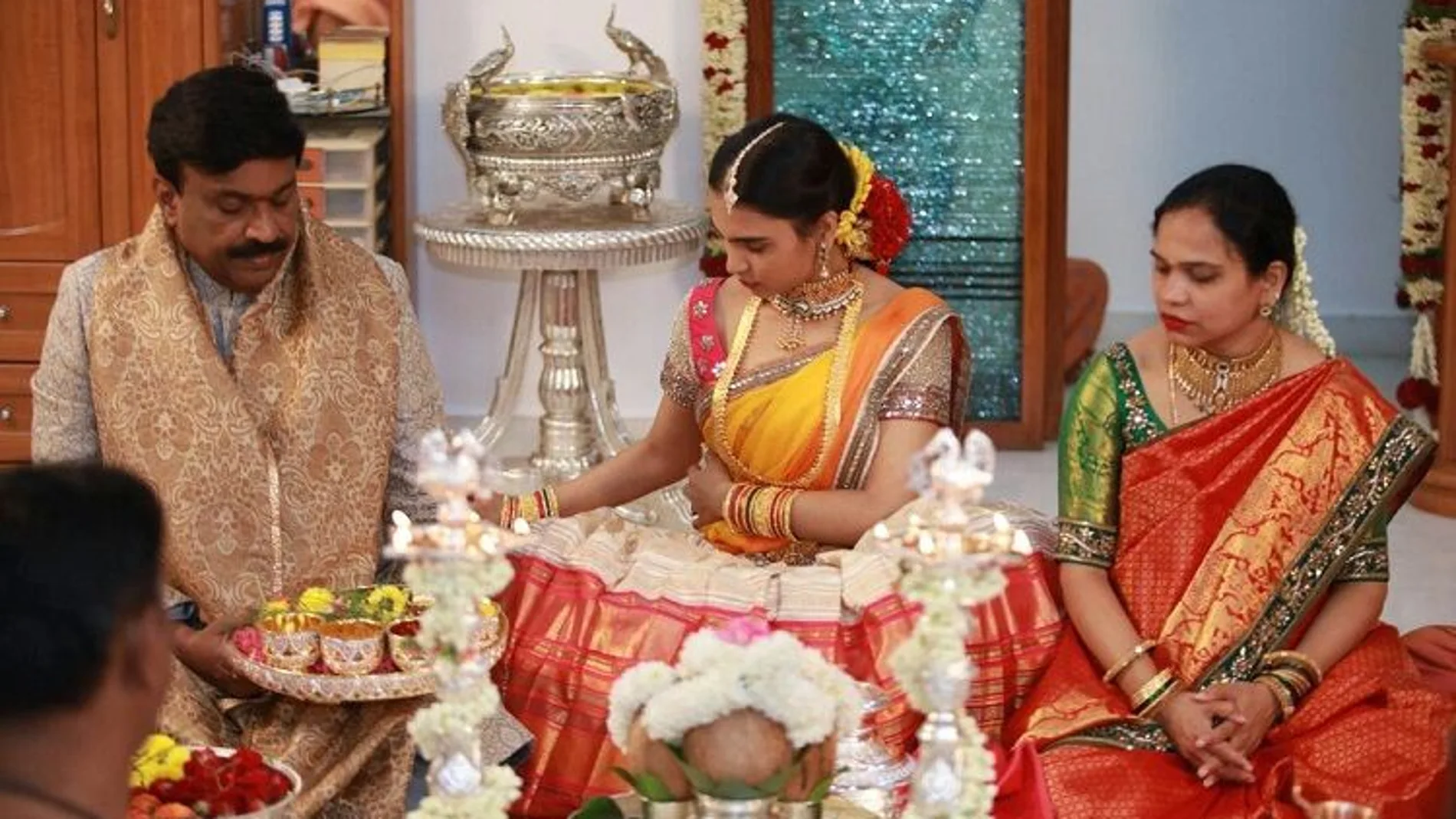 Janardhana Reddy y su hija Janardhana Reddy y su hija