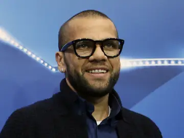 Dani Alves, durante la rueda de prensa Dani Alves, durante la rueda de prensa