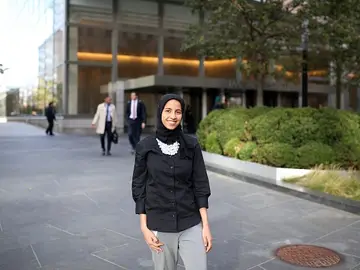 Una mujer musulmana con hiyab Una mujer musulmana con hiyab