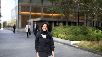 Una mujer musulmana con hiyab