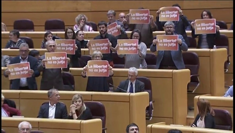 Frame 40.486167 de: Cataluña protagoniza el primer debate en el Senado