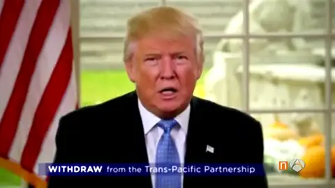 Frame 41.290049 de: trump Frame 41.290049 de: trump