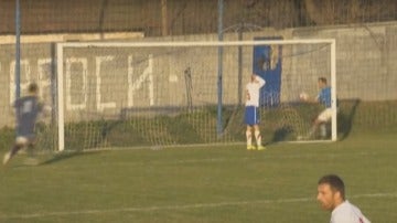 Un jugador tras fallar una ocasión clarísima