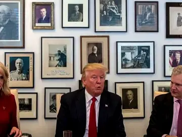 Frame 22.842816 de: Donald Trump se acerca a la prensa y mantiene un encuentro en la redacción del New York Times Frame 22.842816 de: Donald Trump se acerca a la prensa y mantiene un encuentro en la redacción del New York Times