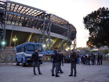 Dos hinchas del Dinamo de Kiev recibieron varias cuchilladas en el centro de Nápoles