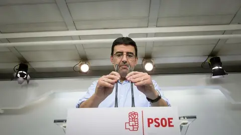 El portavoz de la Gestora del PSOE, Mario Jiménez El portavoz de la Gestora del PSOE, Mario Jiménez
