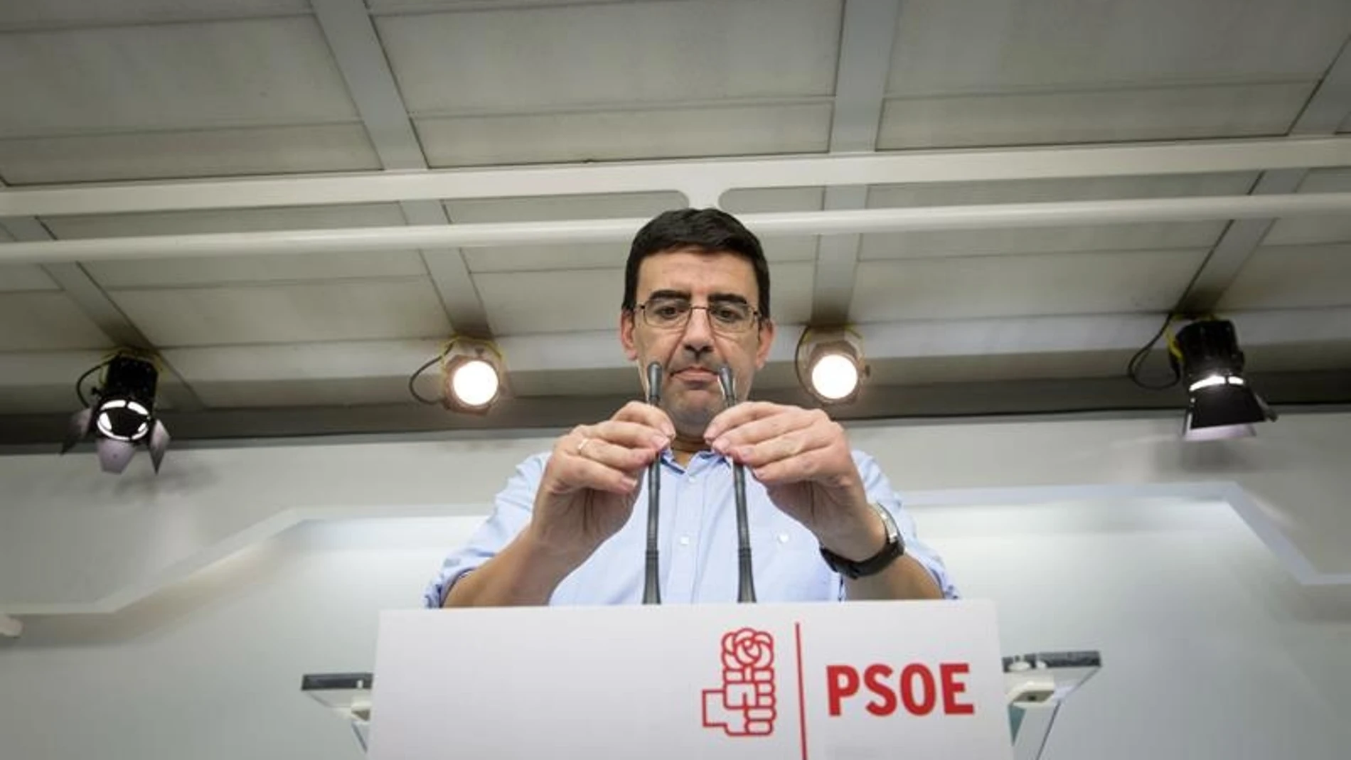 El portavoz de la Gestora del PSOE, Mario Jiménez El portavoz de la Gestora del PSOE, Mario Jiménez