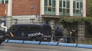 Desalojan el antiguo edificio del NO-DO en el que se habían instalado 'okupas' del colectivo neonazi Hogar Social