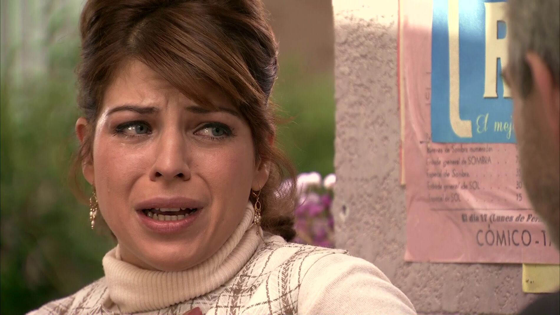 Nuria se desmorona en plena calle