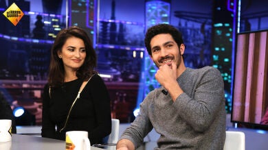 Penélope Cruz y Chino Darín hablan sobre las escenas de sexo que han rodado juntos en 'La reina de España'