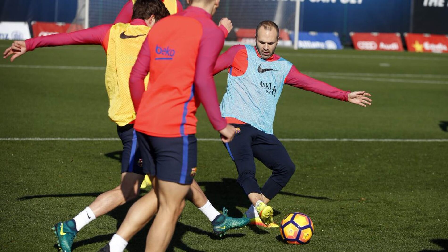 Iniesta, en un entrenamiento