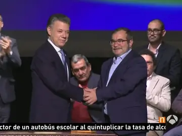 Colombia y las FARC firman un nuevo acuerdo Colombia y las FARC firman un nuevo acuerdo