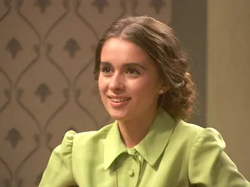 Las miradas de amor del lobo y caperucita Las miradas de amor del lobo y caperucita