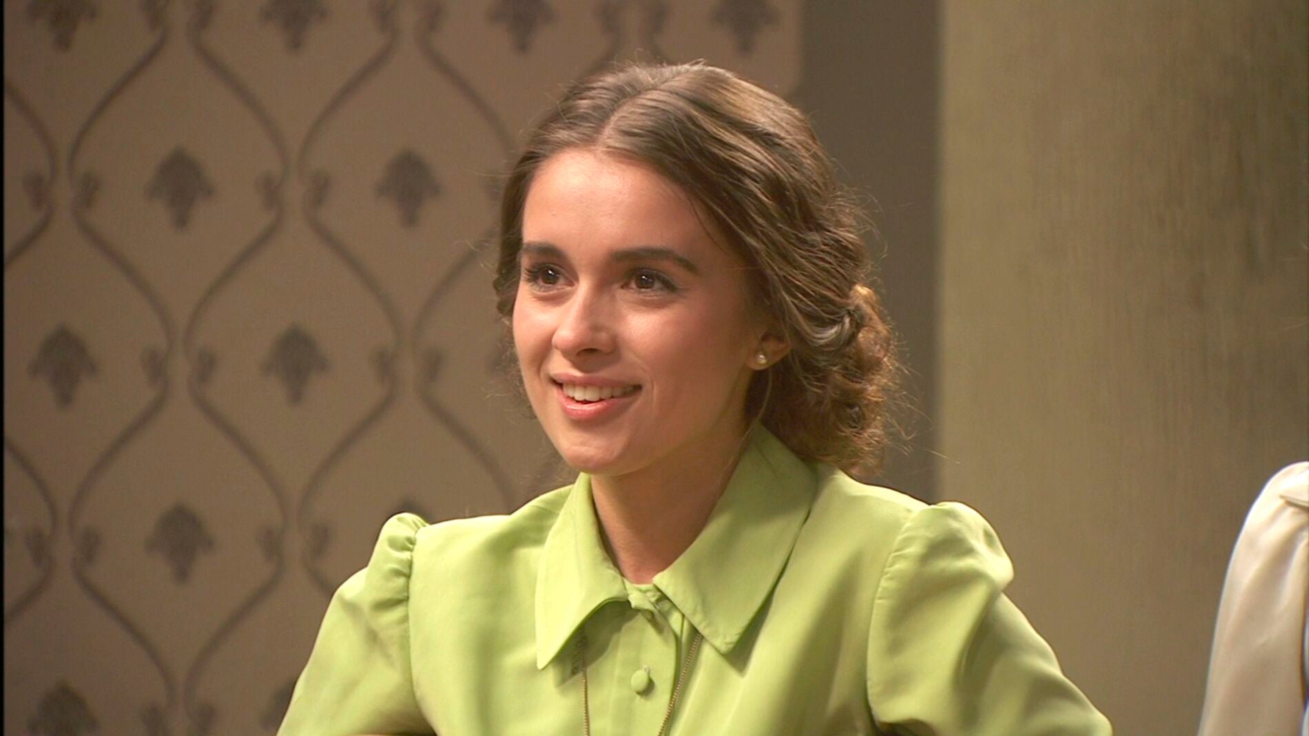 Las miradas de amor del lobo y caperucita 