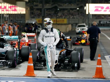 Lewis Hamilton, tras lograr la pole en el GP de Abu Dabi