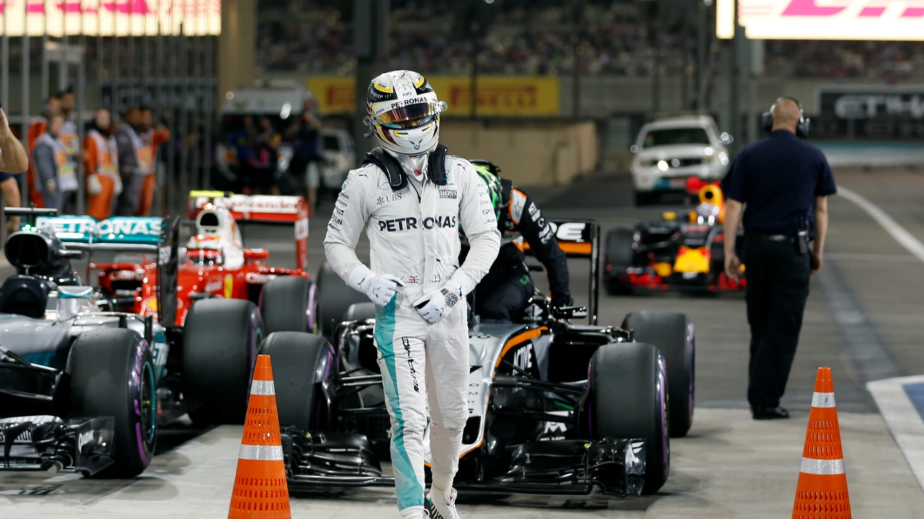 Lewis Hamilton, tras lograr la pole en el GP de Abu Dabi