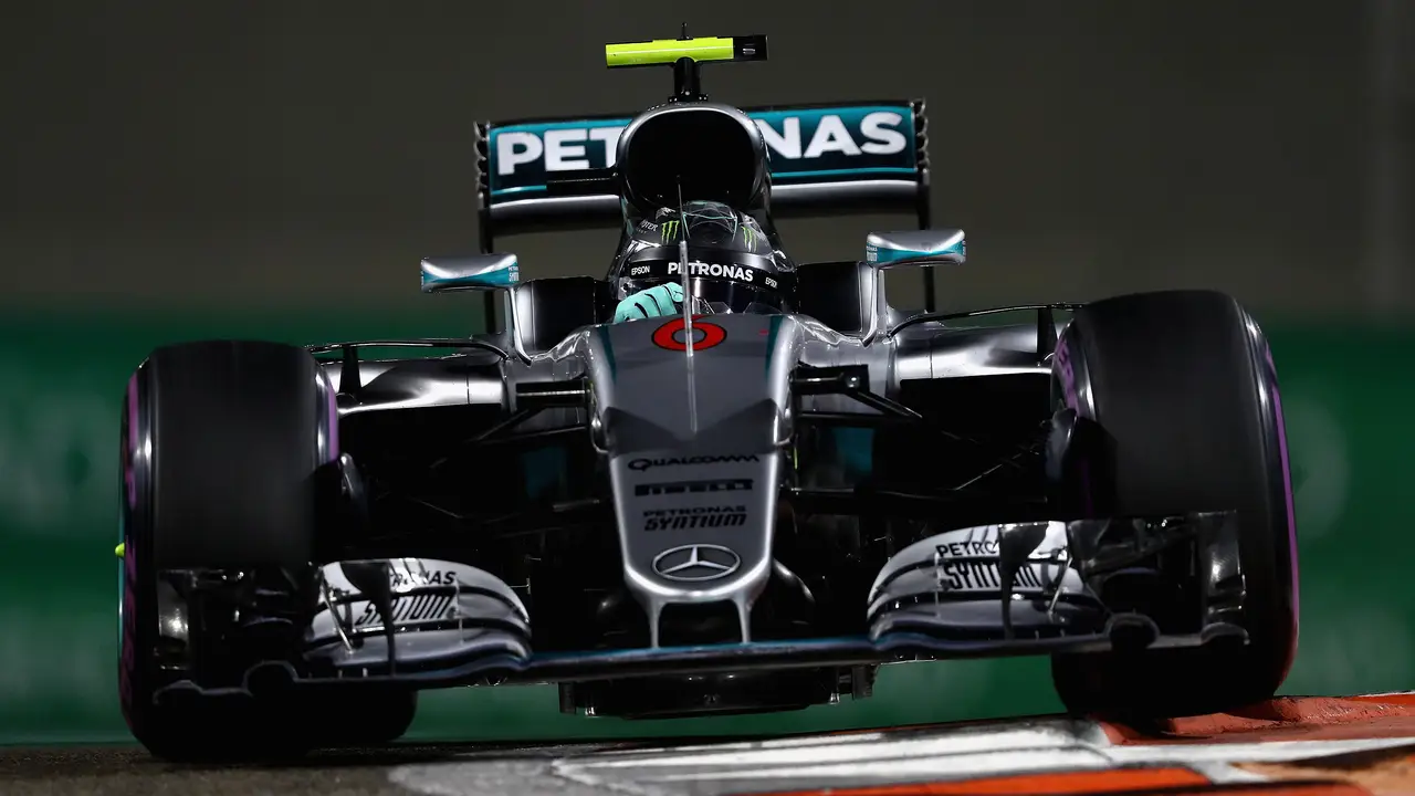 Nico Rosberg, rodando en Abu Dabi