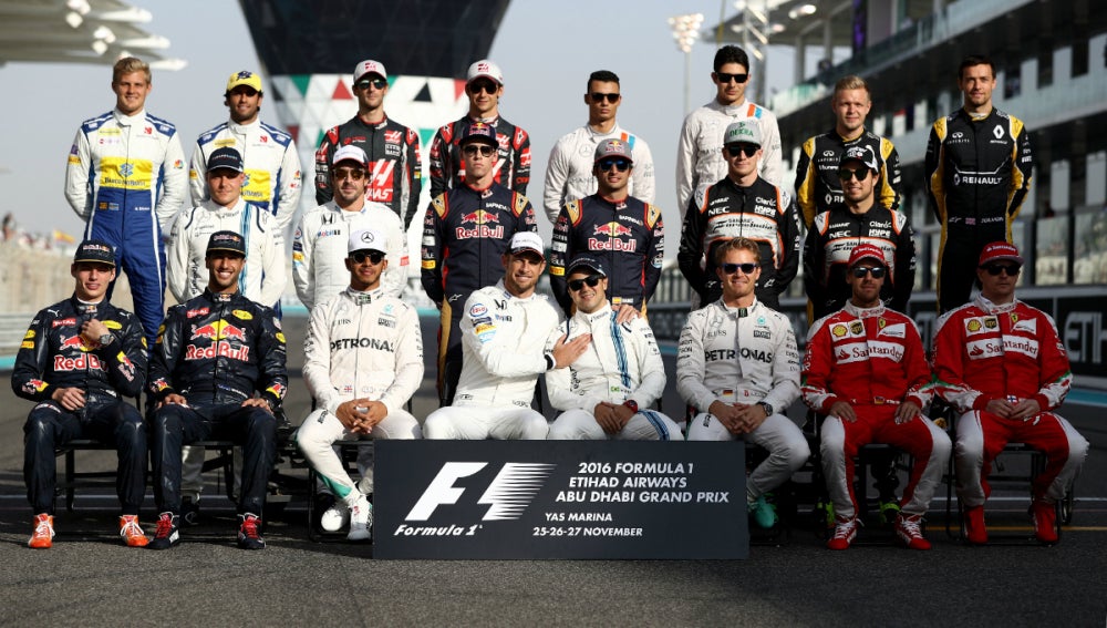 Última foto de familia de la F1 2016