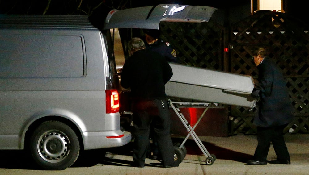 Una mujer mata a su madre, a su hermano y a sus tres hijos antes de suicidarse