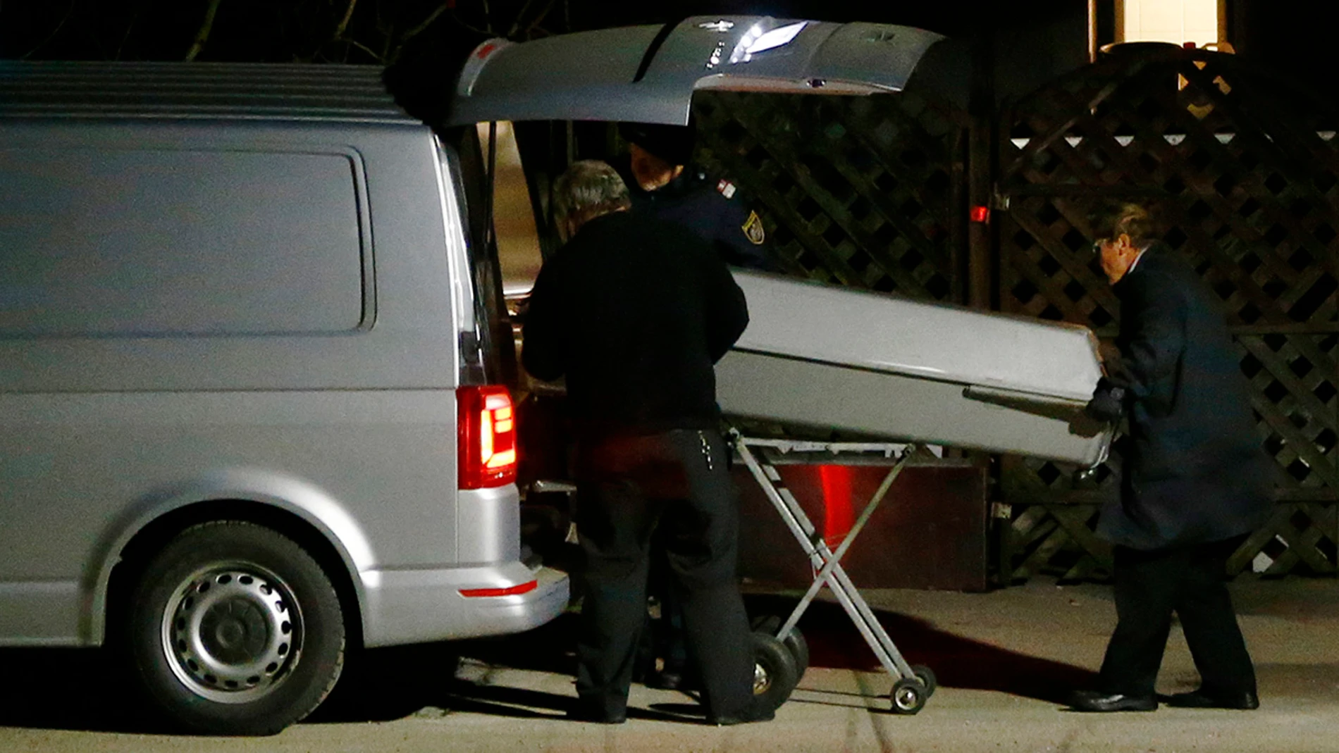 Una mujer mata a su madre, a su hermano y a sus tres hijos antes de suicidarse Una mujer mata a su madre, a su hermano y a sus tres hijos antes de suicidarse