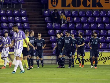 Los jugadores de la Real Sociedad celebran uno de los goles ante el Valladolid Los jugadores de la Real Sociedad celebran uno de los goles ante el Valladolid