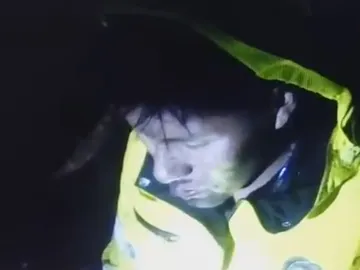 Erwin Tumiri, en el momento de ser rescatado Erwin Tumiri, en el momento de ser rescatado