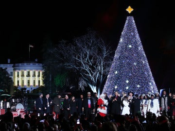 Los Obama encienden el árbol de Navidad