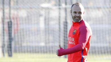 Iniesta recibe el alta y podría jugar el Clásico contra el Real Madrid