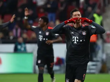 Lewandowski celebra uno de sus goles contra el Mainz Lewandowski celebra uno de sus goles contra el Mainz