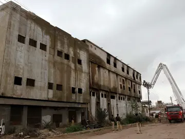 La fábrica de textiles incendiada en Pakistán La fábrica de textiles incendiada en Pakistán